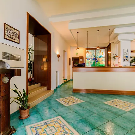 Hotel La Bussola Amalfi