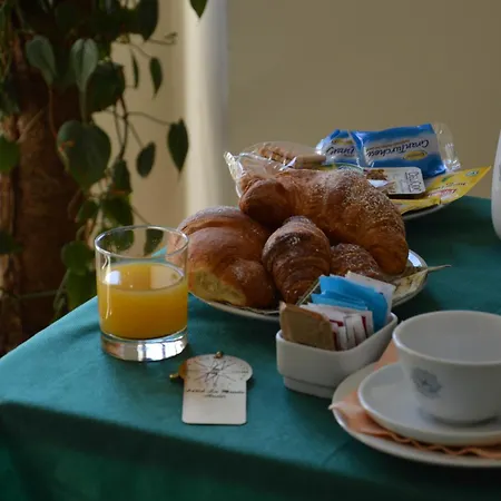 La Bussola Hotell 4*