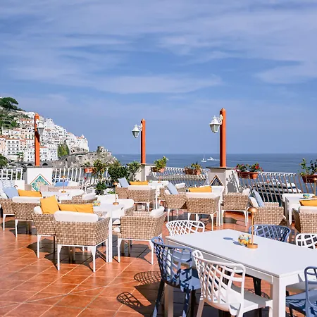La Bussola Hotell 4*