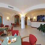 لا بوسولا 4* أمالفي